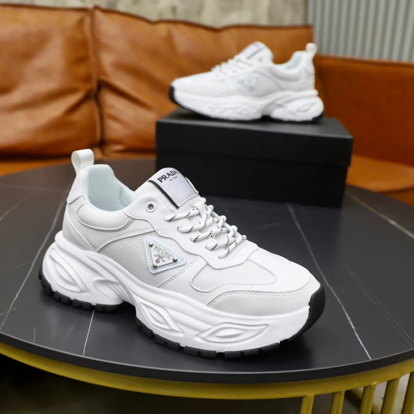 Ex-factory price: 462💰🙅‍♂️🙅‍♂️🙅‍♂️ Brand: PRADA Standard code: 38-44 (45 customized) Grade: Same as the official website Material: Original material splicing Comfortable and breathable lining Lightweight and wear-resistant sports outsole Style category: Men's fashionable casual shoes Running sneakers Distinguished luxury brand elements Top luxury Color: actual picture color